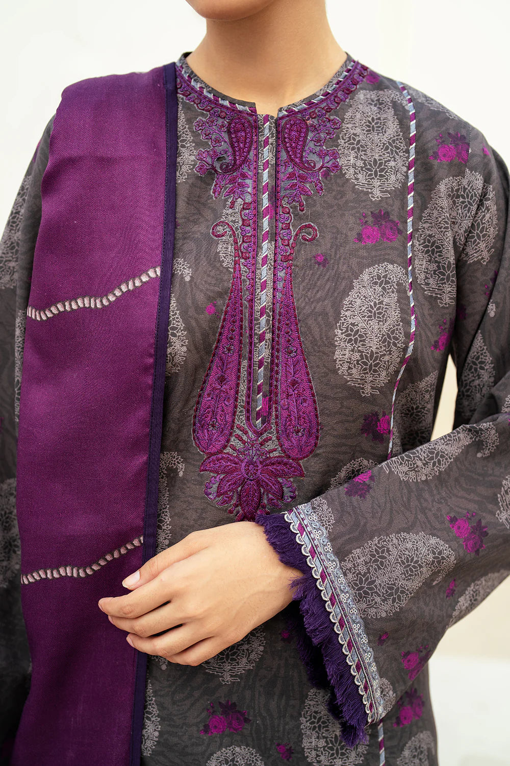 BRQ Digtal Printed 3pc Lawn With Lawn Dupatta