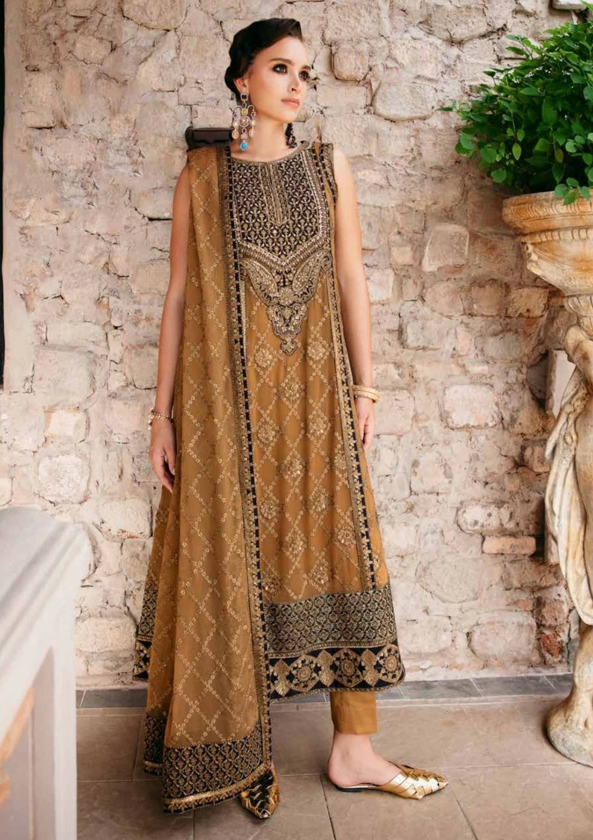 MRYM & MRIA Embroided Patch 3pc Lawn With Bamber Chiffon Embroided Duppta