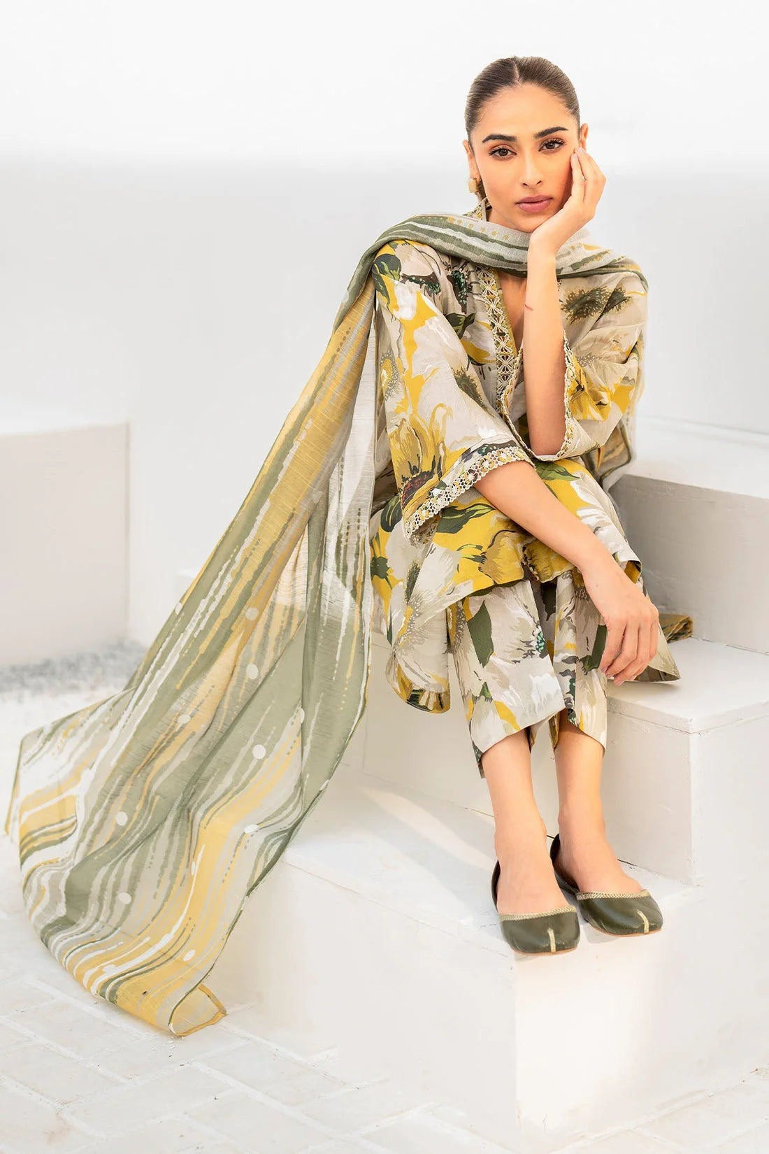 IZNK Lawn New Arrival 3Pc (Unstitched) Suit