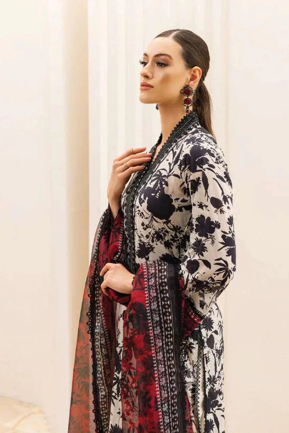 ZNB CHTANI Lawn Unstitched three-piece With Embroided Patch Lawn Duppta