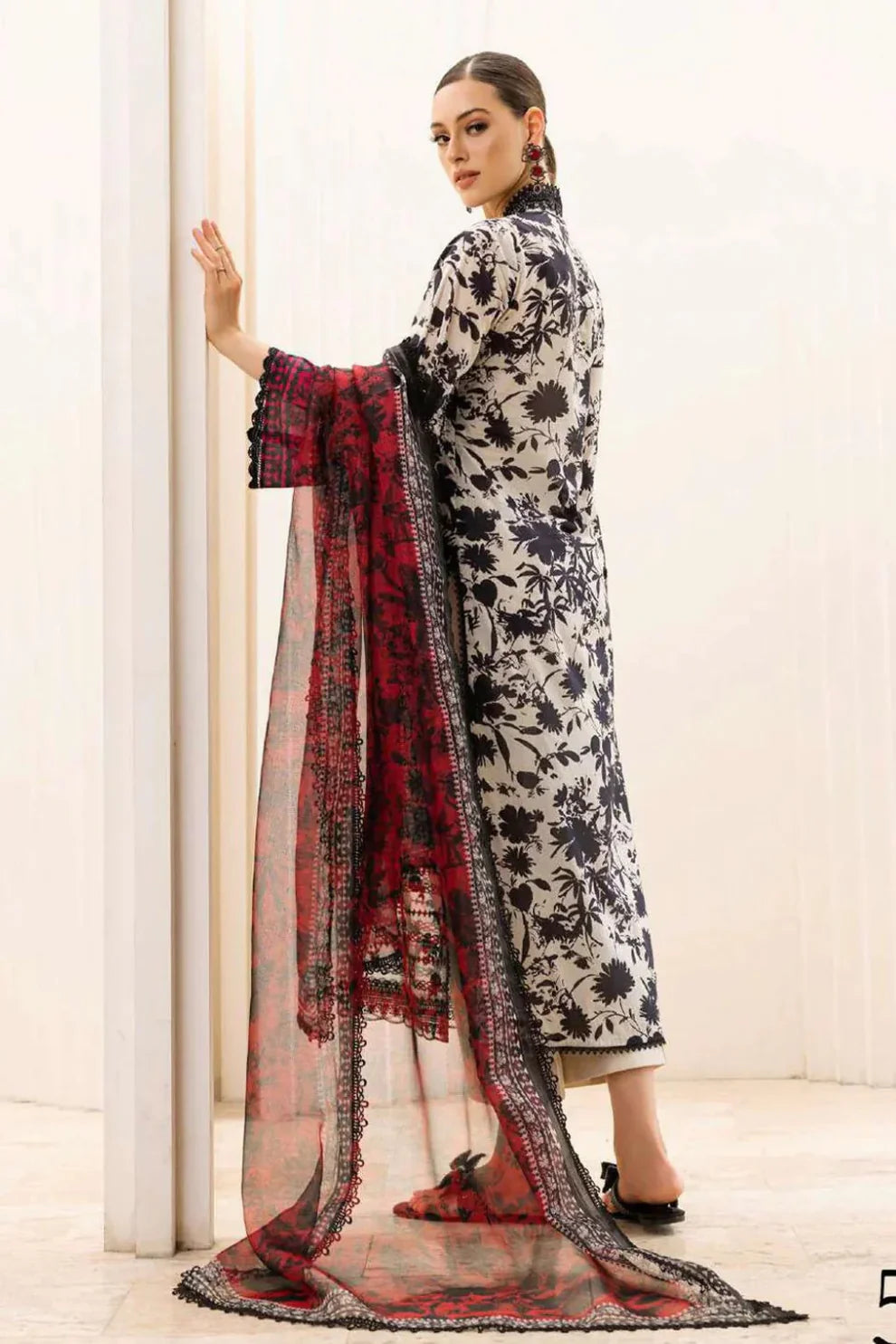 ZNB CHTANI Lawn Unstitched three-piece With Embroided Patch Lawn Duppta