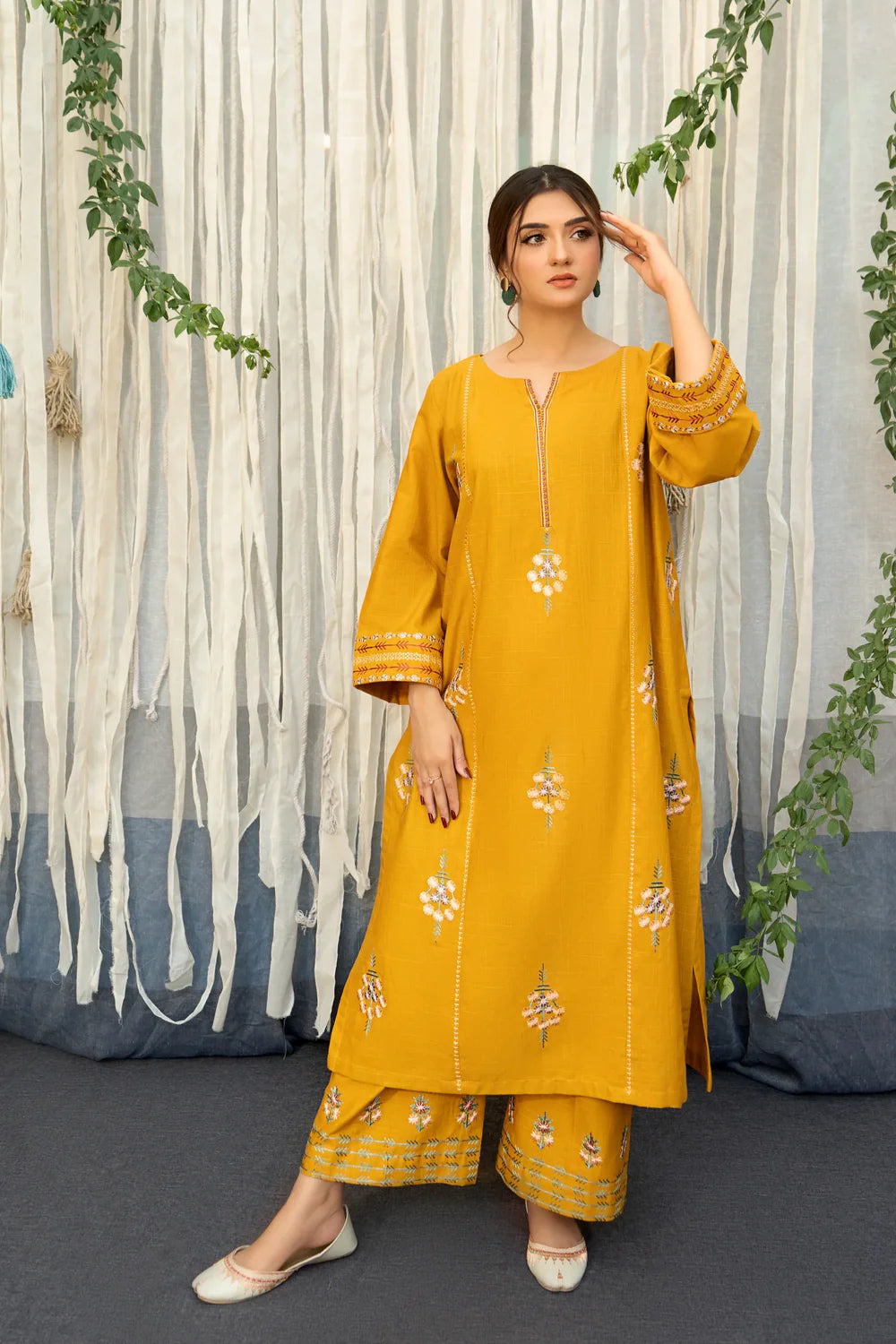 A SLING LAWN COLLECTION YELLOW COLOR