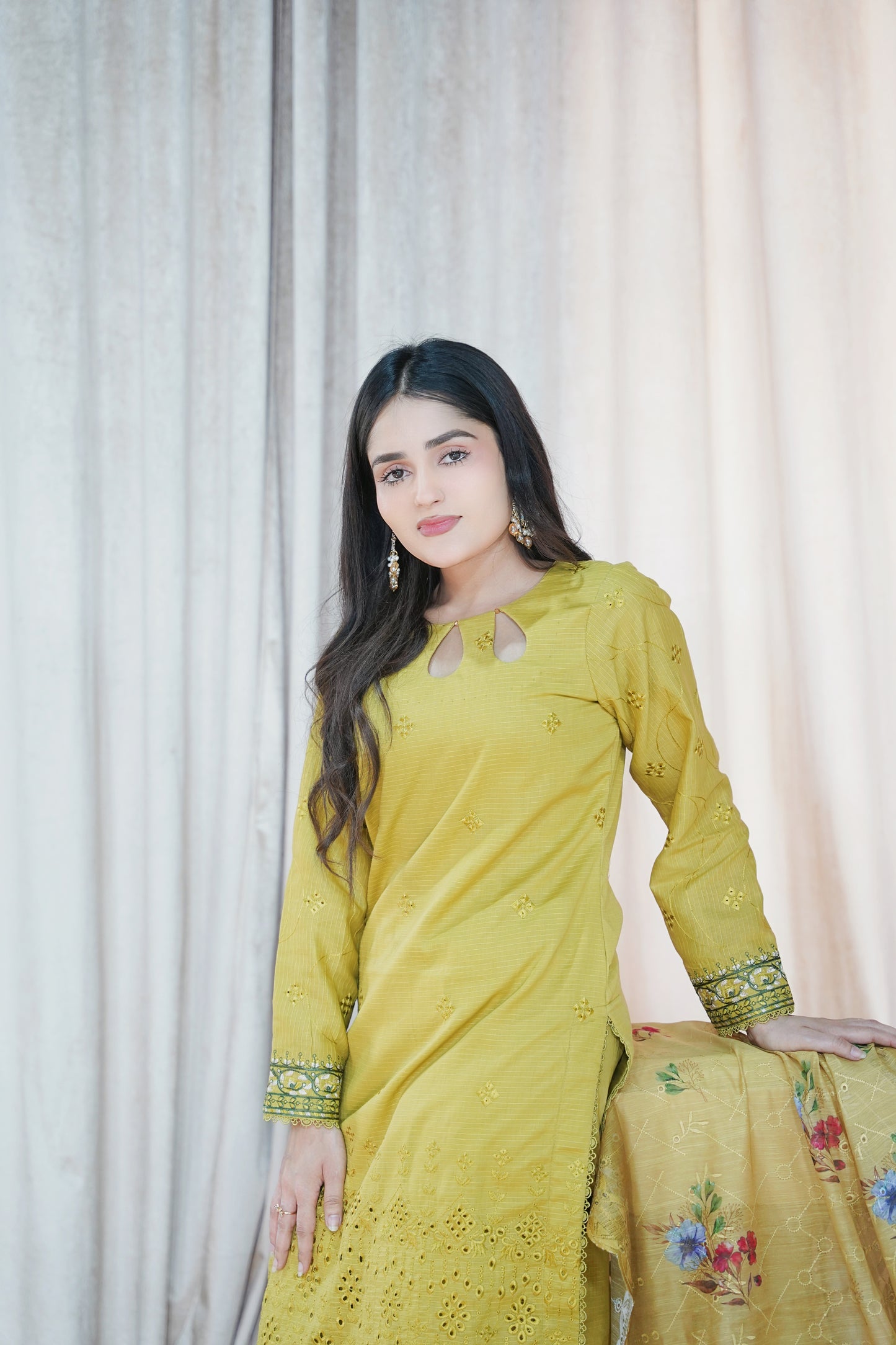 Emaan Eshaal Lawn Chiken Kari New Arrival 3Pc (Unstitched) Volume 2