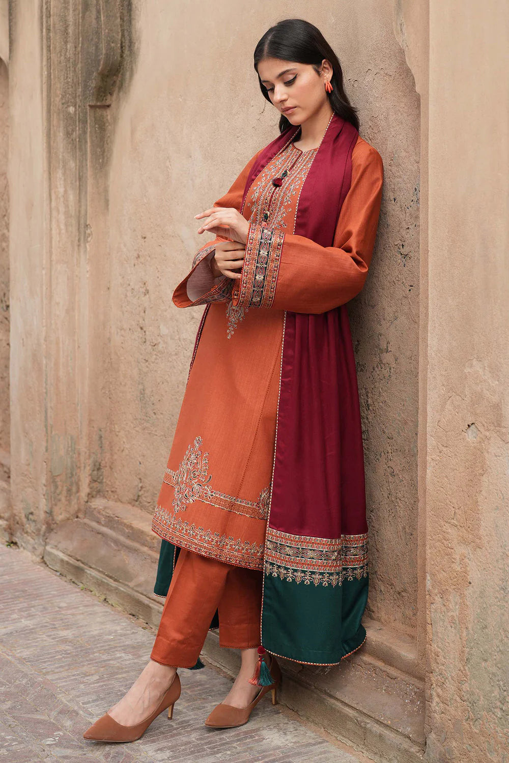 Jazmin Unstitched Three-Piece Lawn Suit