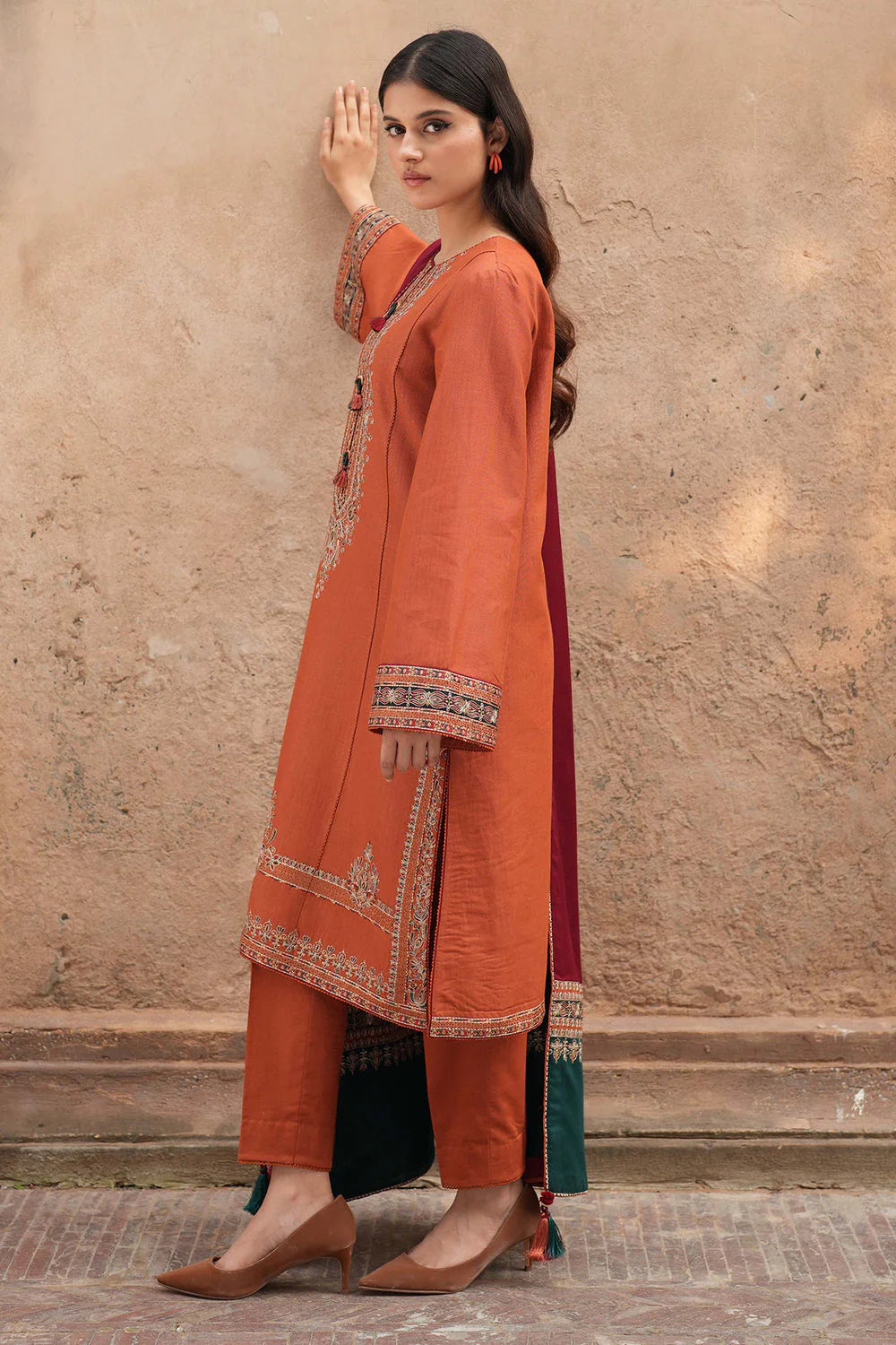 Jazmin Unstitched Three-Piece Lawn Suit