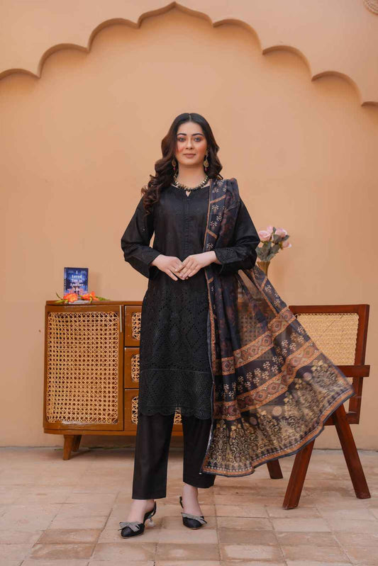 Emaan Eshaal Lawn Chiken Kari Black D#103