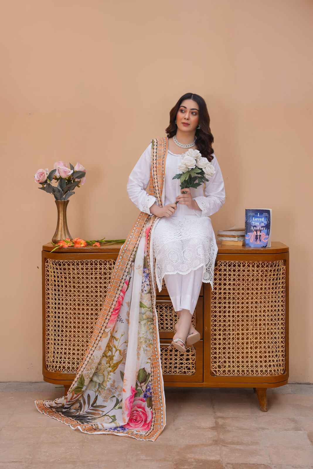 Emaan Eshaal Lawn Chiken Kari White D#102