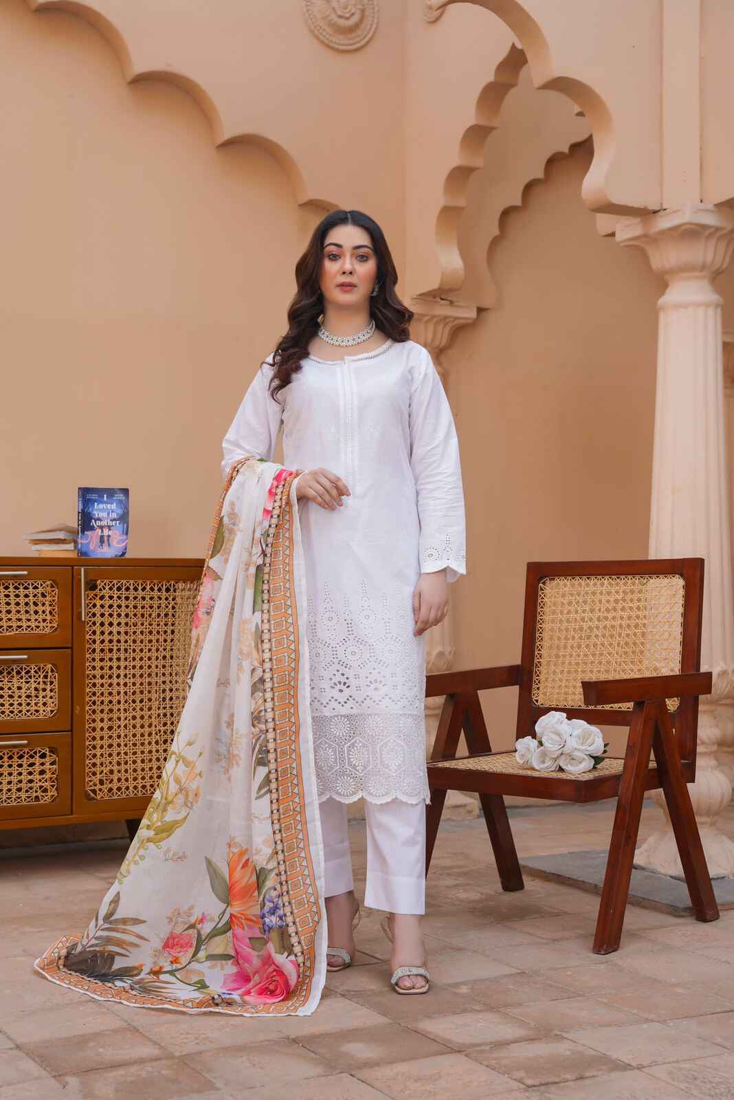 Emaan Eshaal Lawn Chiken Kari White D#102