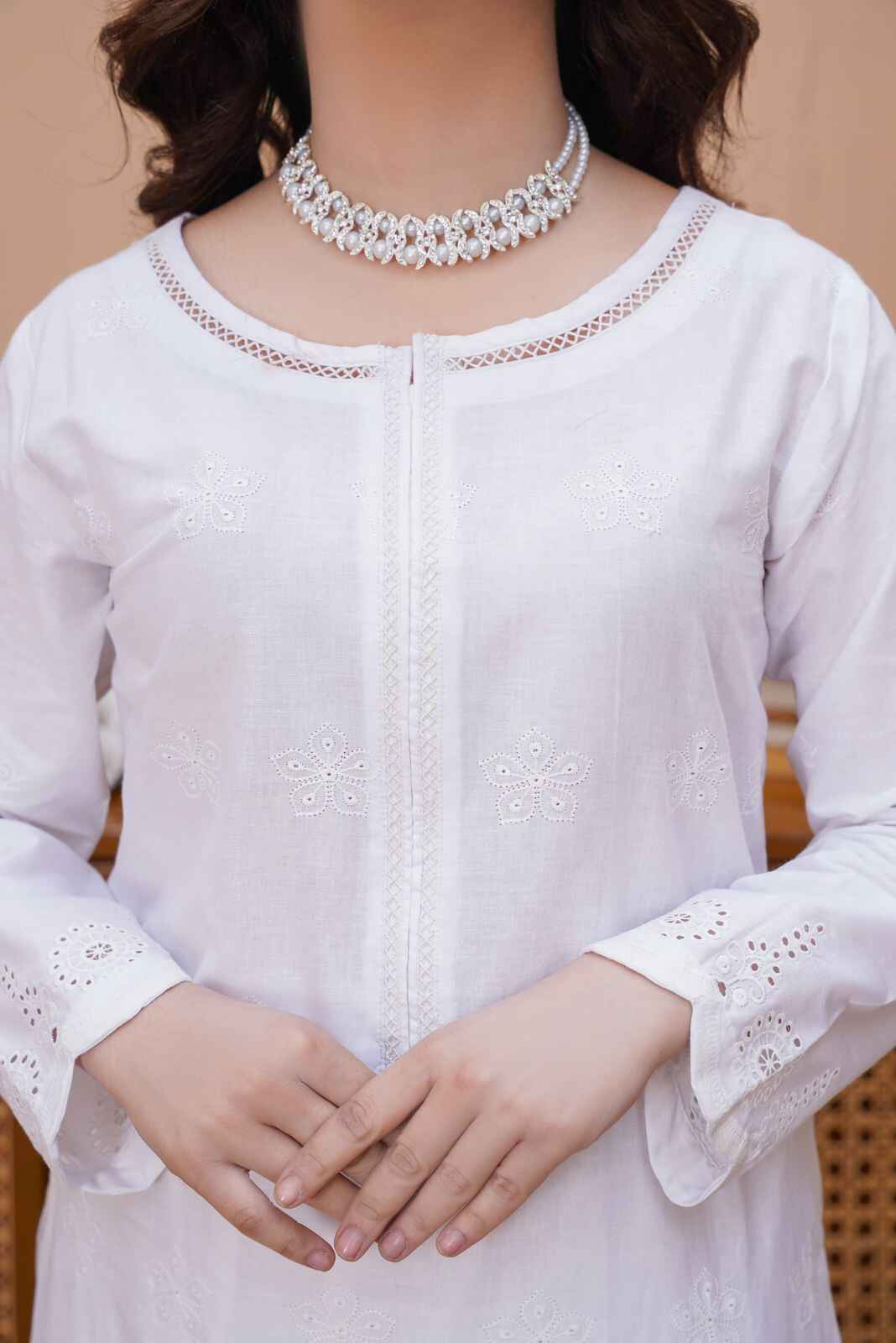 Emaan Eshaal Lawn Chiken Kari White D#102