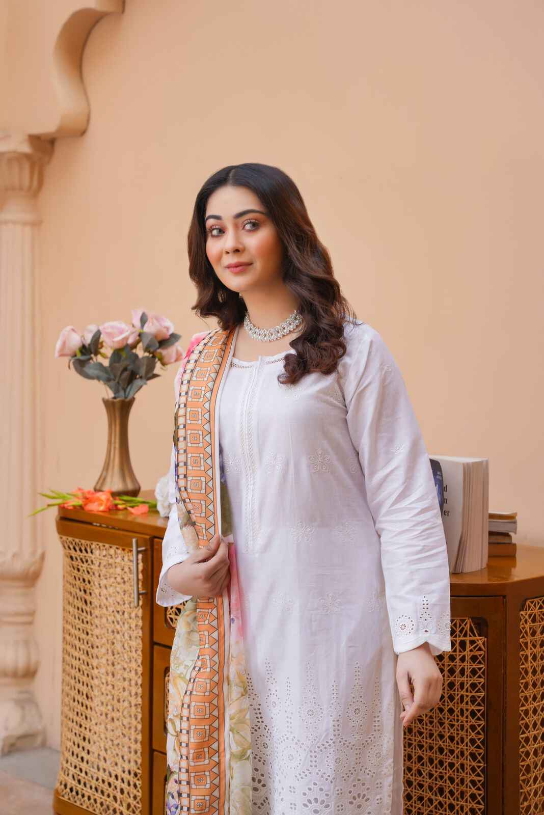 Emaan Eshaal Lawn Chiken Kari White D#102