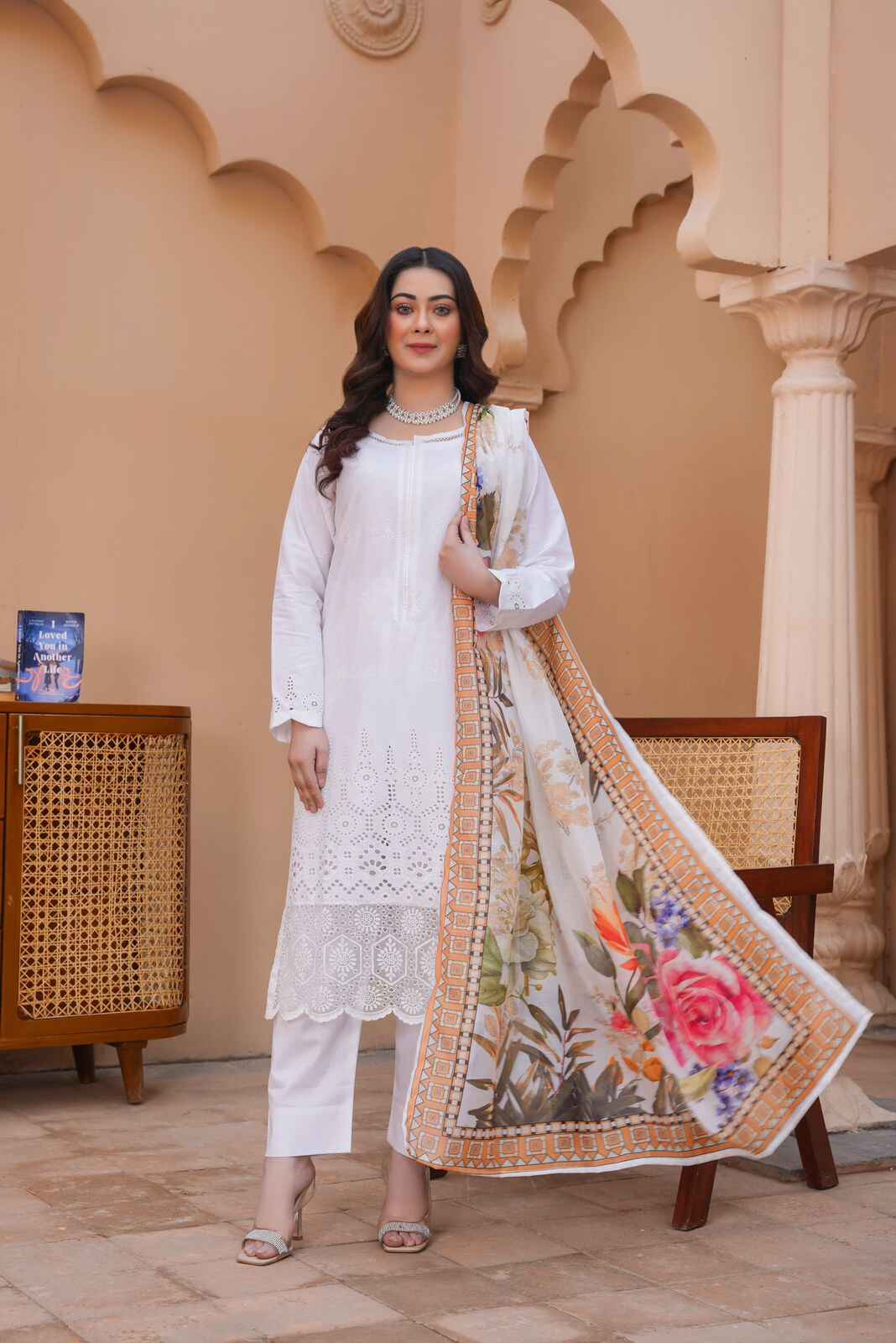 Emaan Eshaal Lawn Chiken Kari White D#102