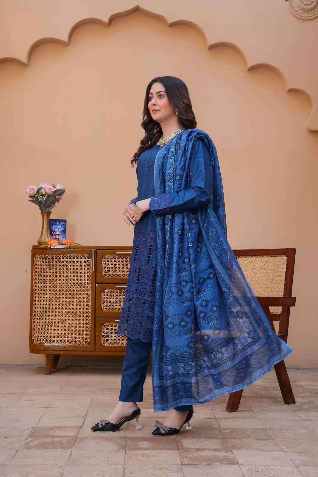 Emaan Eshaal Lawn Chiken Kari Blue D#106